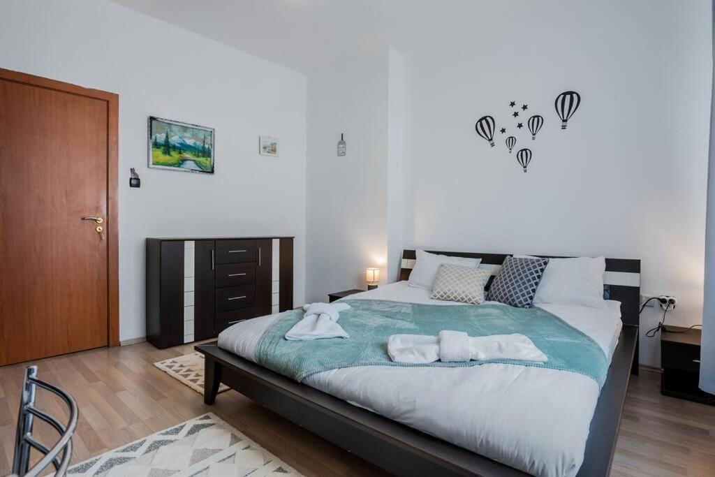Spacious 3Bd Central Apartment Sofia Exteriör bild