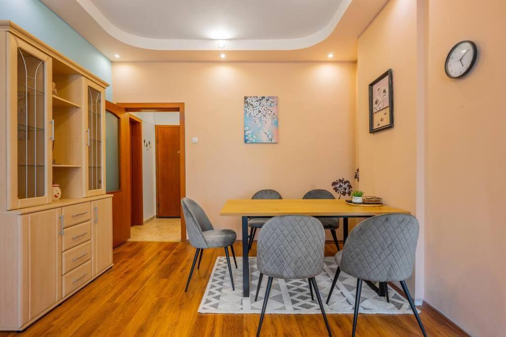 Spacious 3Bd Central Apartment Sofia Exteriör bild