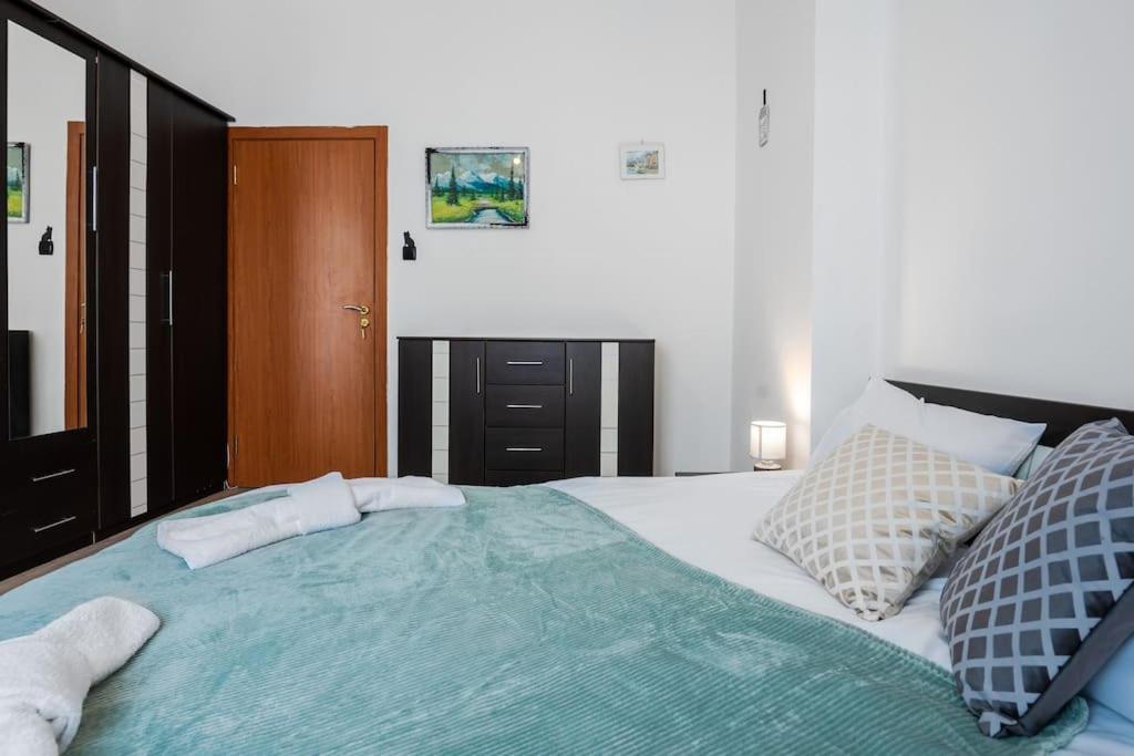 Spacious 3Bd Central Apartment Sofia Exteriör bild